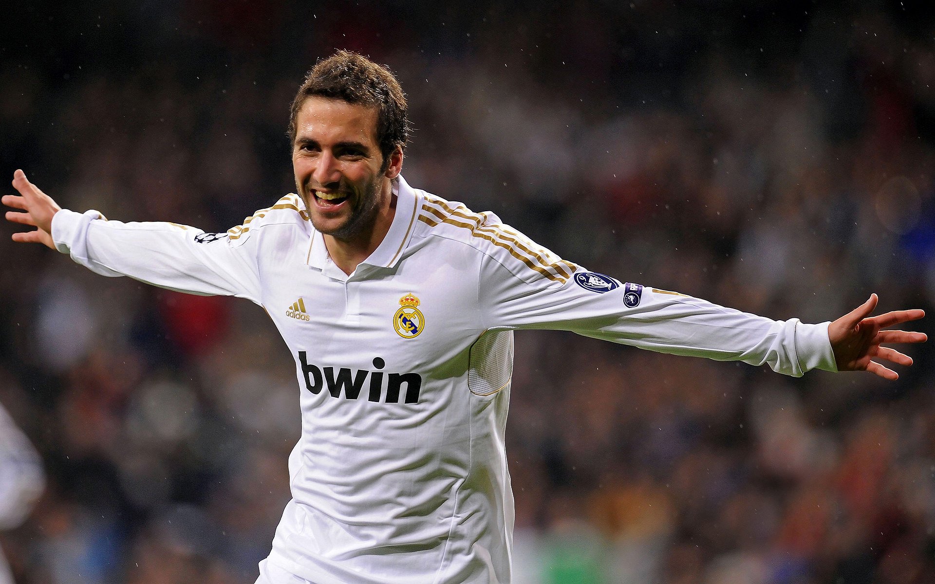 苏炳添赛点兑现,AC米兰淘汰热刺晋级四强,主帅激动落泪