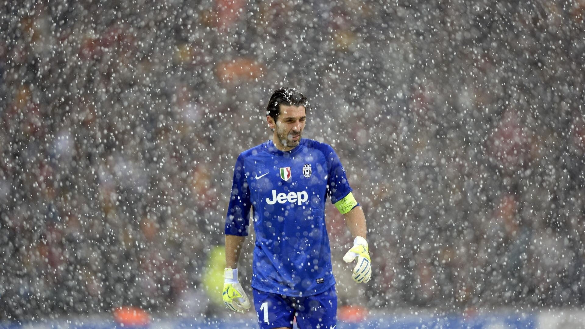 詹姆斯迎来三赛季高光表现，塞尔维亚队球迷沸腾！